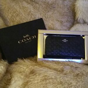 💥SOLD💥 COACH large phone wallet ...